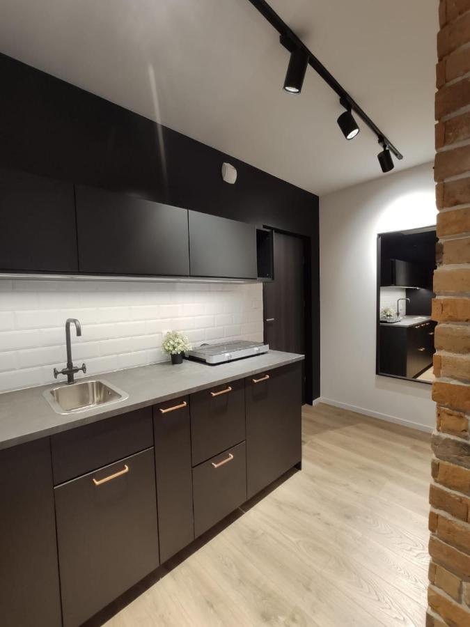 Red Wall Apartment In The Old Town 그단스크 외부 사진