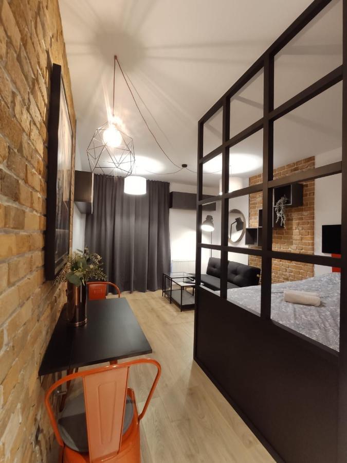 Red Wall Apartment In The Old Town 그단스크 외부 사진