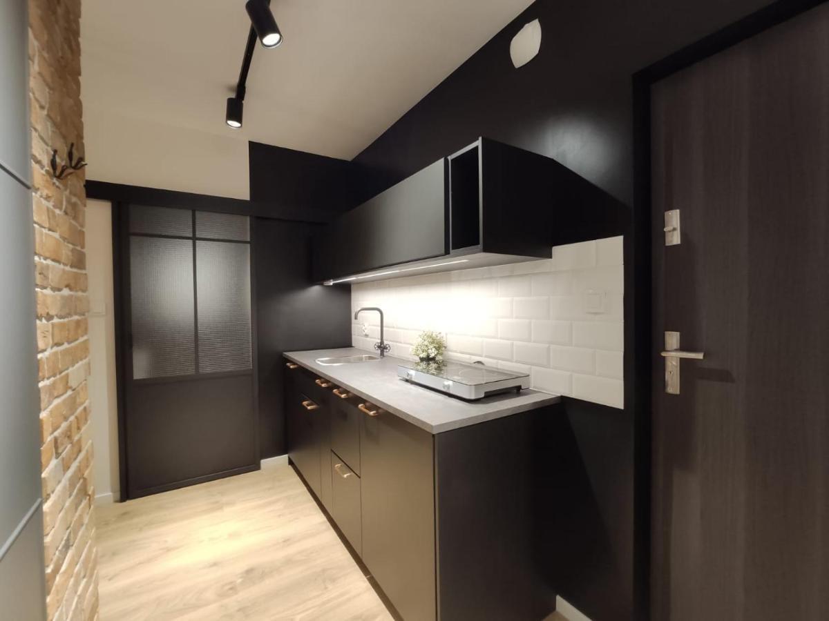 Red Wall Apartment In The Old Town 그단스크 외부 사진